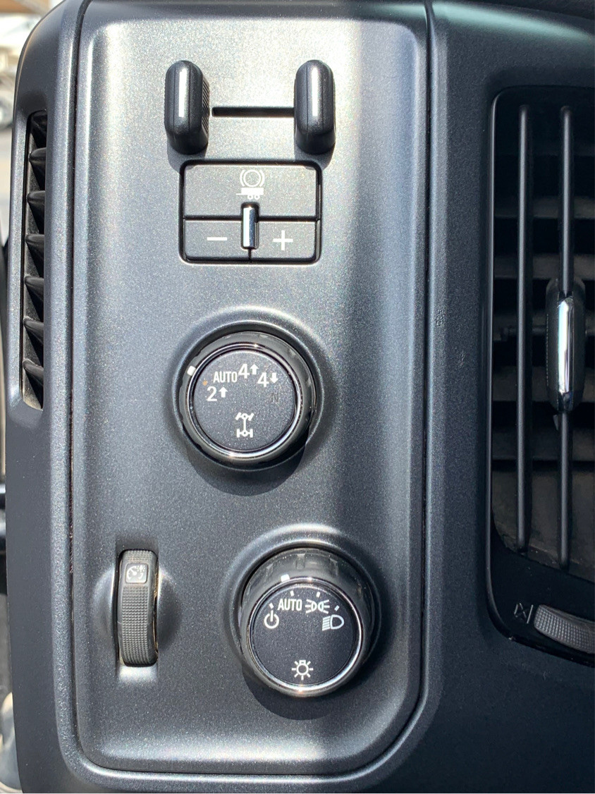 Chevrolet Silverado - Image 15