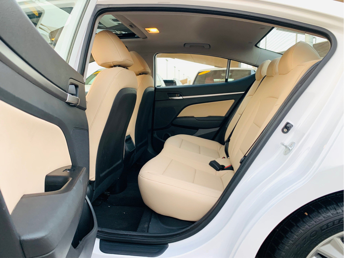 Hyundai Elantra - Image 19