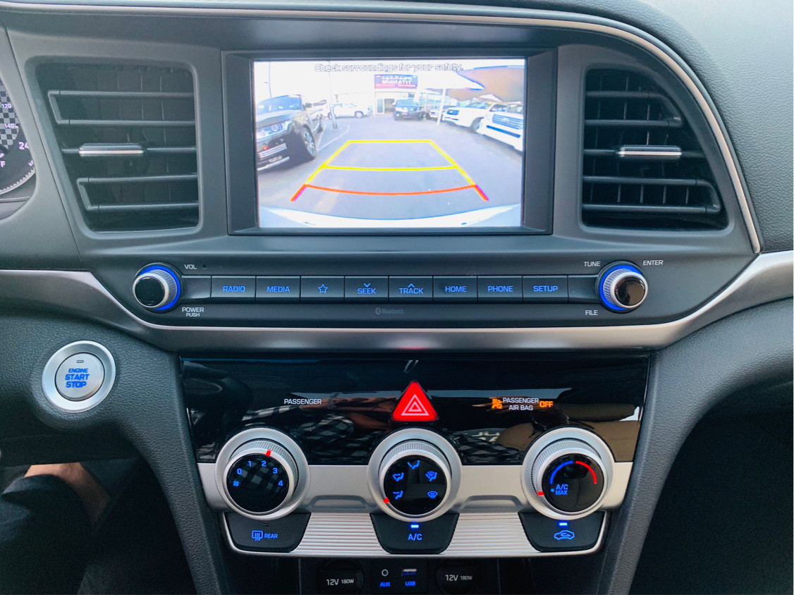 Hyundai Elantra - Image 15