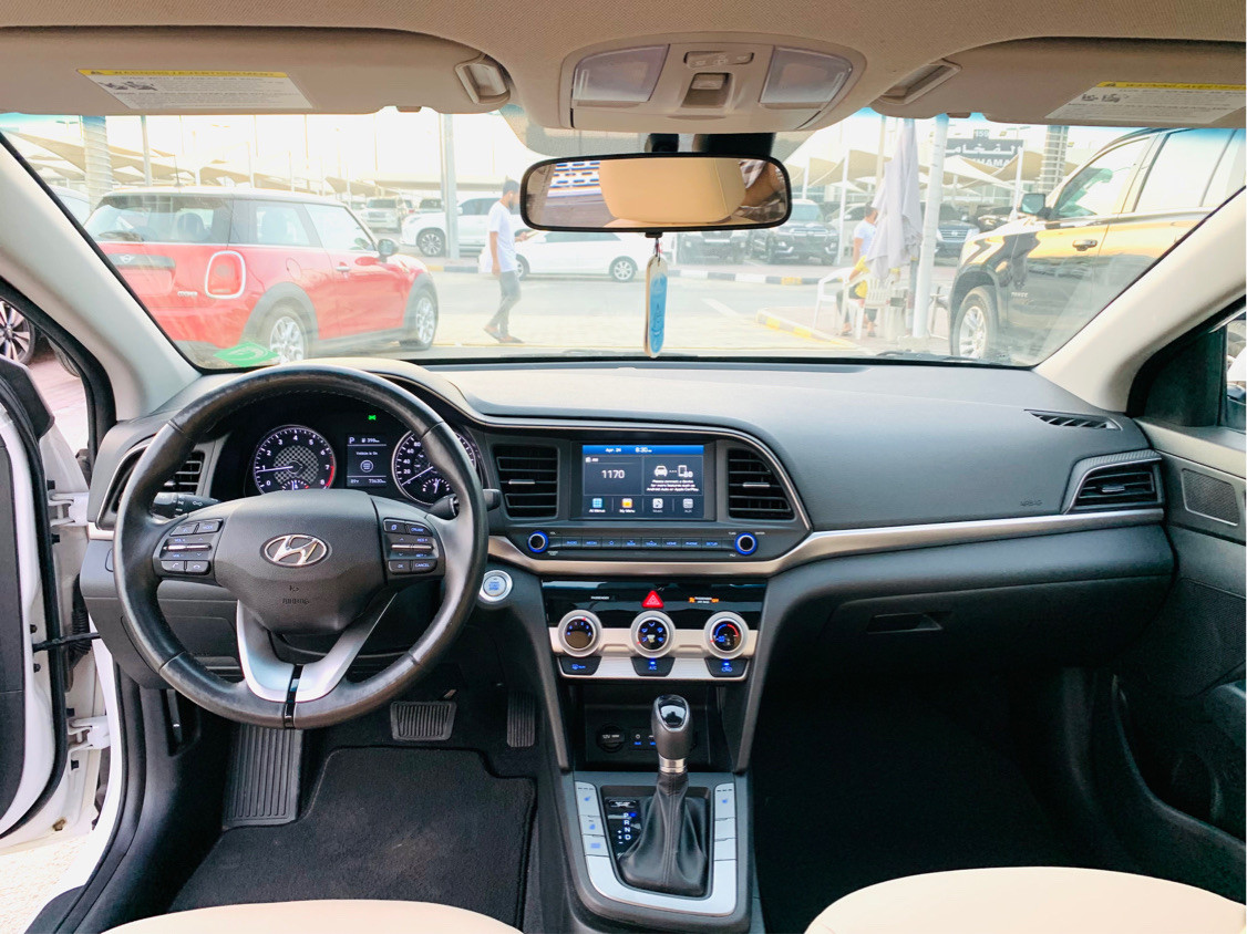 Hyundai Elantra - Image 18