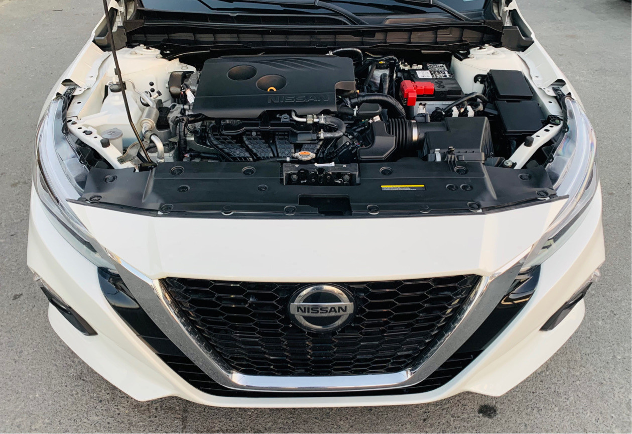 Nissan Altima - Image 8