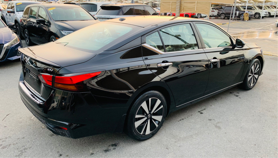 Nissan Altima - Image 13