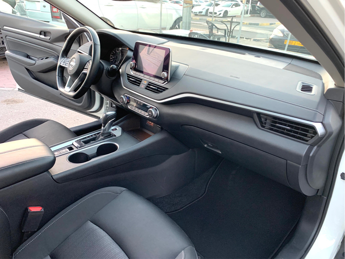 Nissan Altima - Image 12