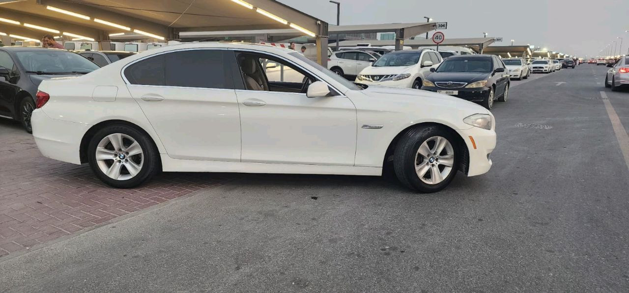 BMW 5-Series - Image 10