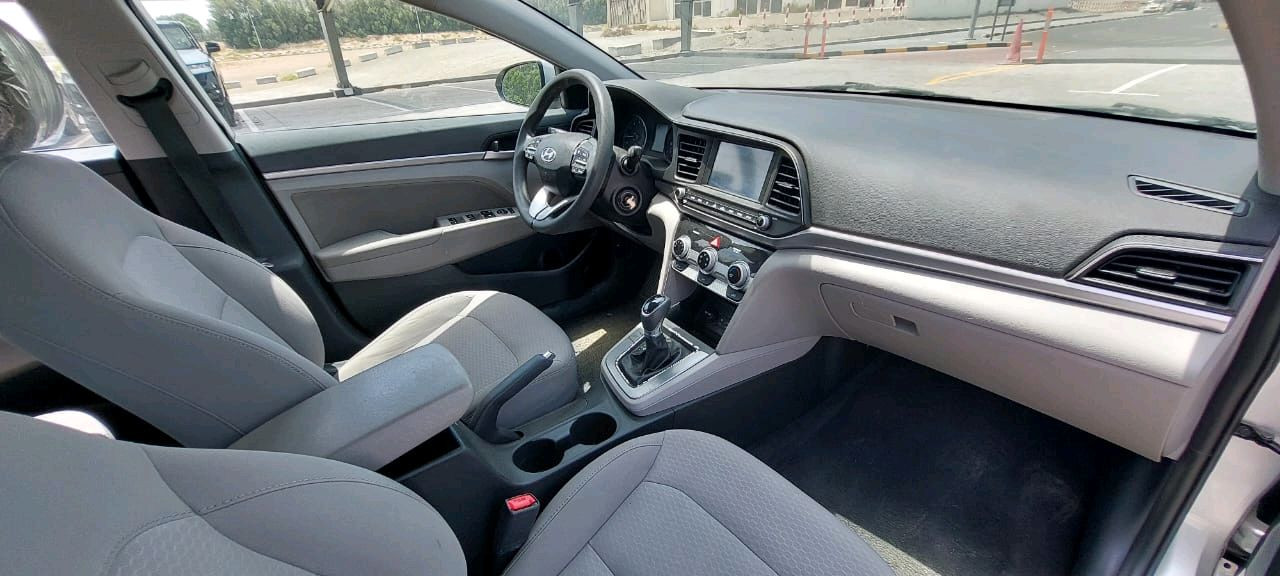 Hyundai Elantra - Image 3