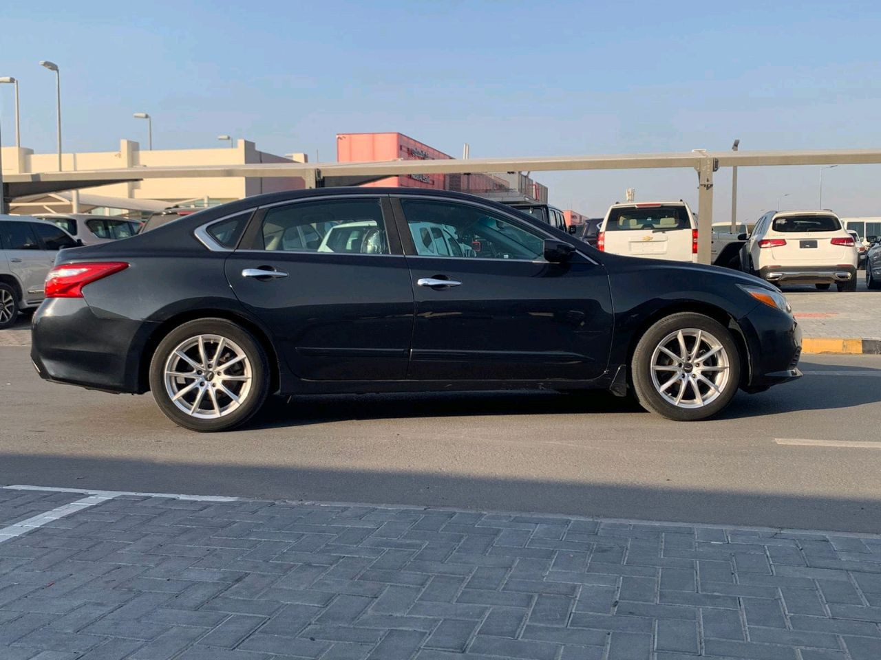 Nissan Altima - Image 10