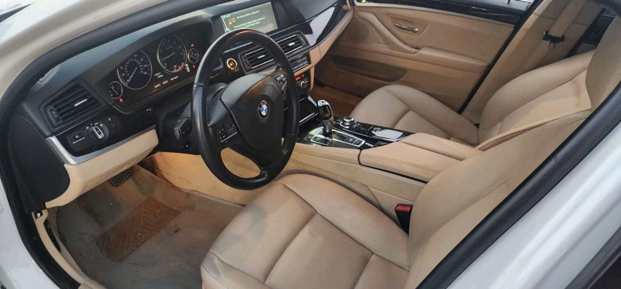 BMW 5-Series - Image 5