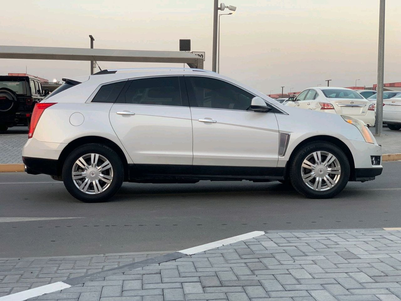 Cadillac SRX - Image 10