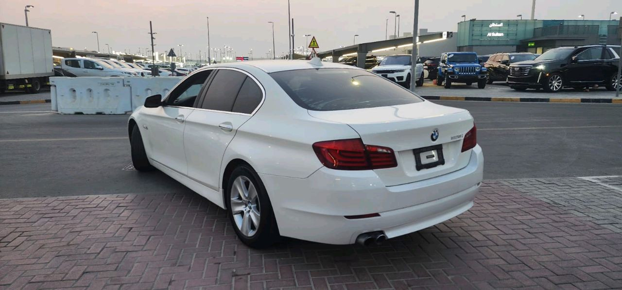 BMW 5-Series - Image 8