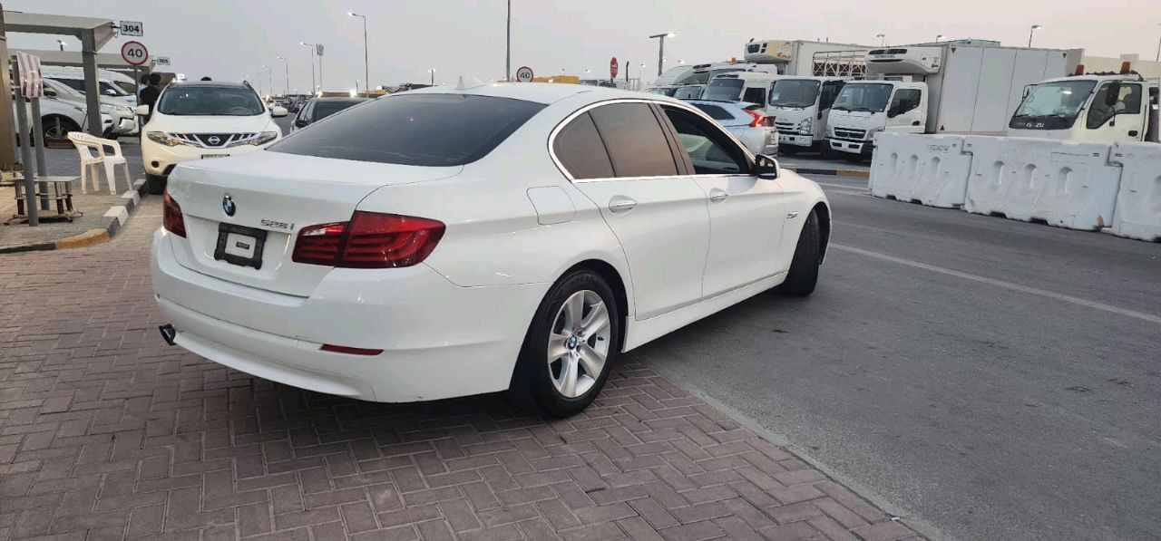 BMW 5-Series - Image 4