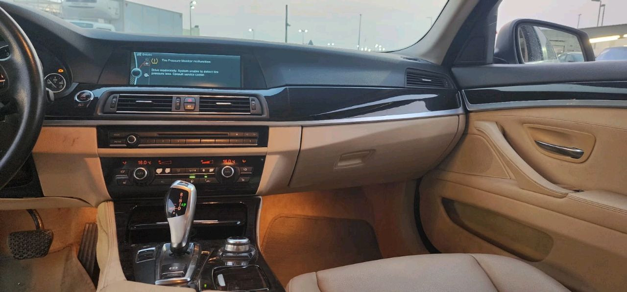 BMW 5-Series - Image 9
