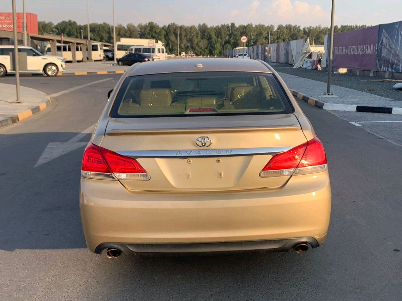 Toyota Avalon - Image 10