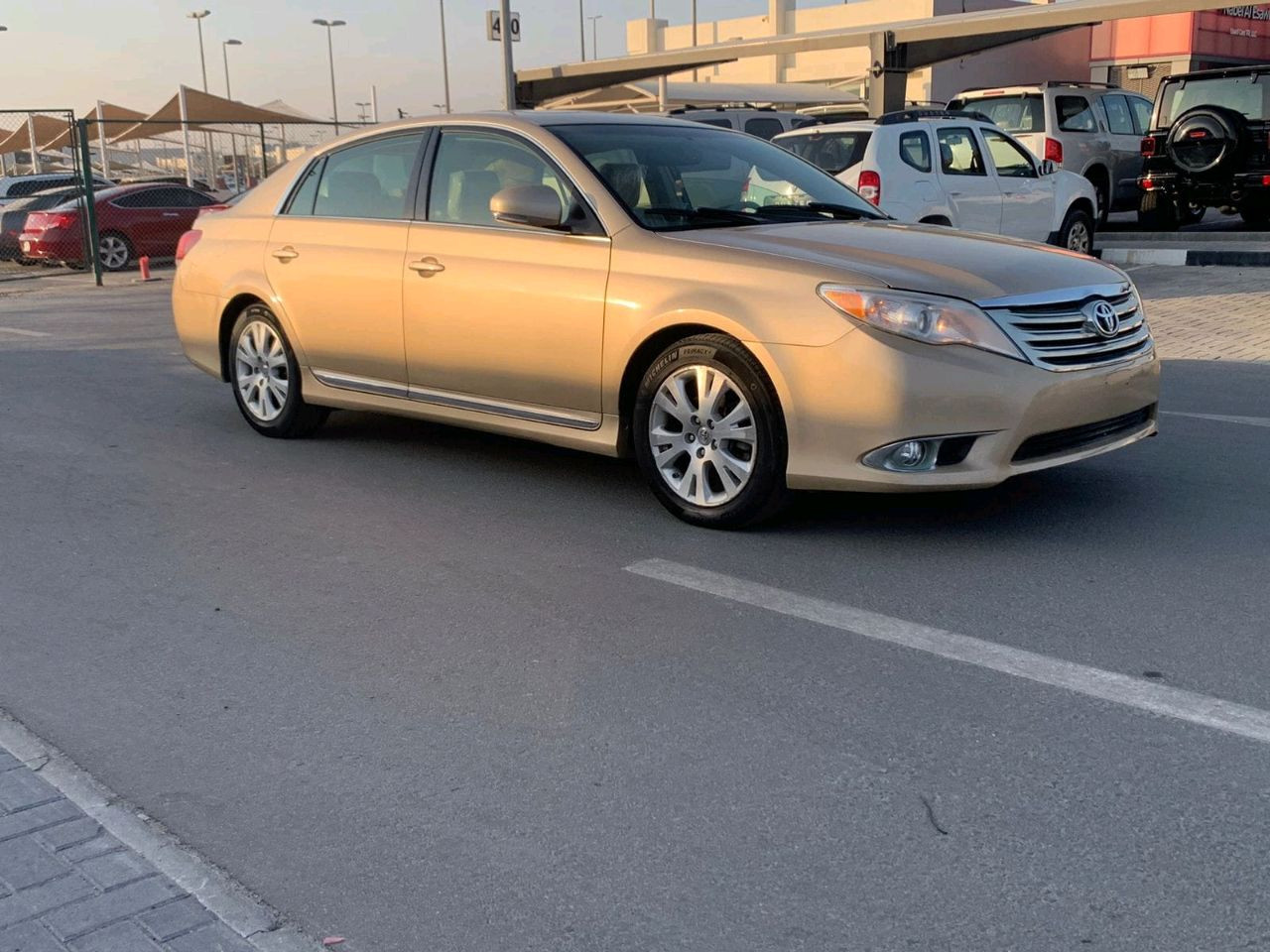 Toyota Avalon - Image 6