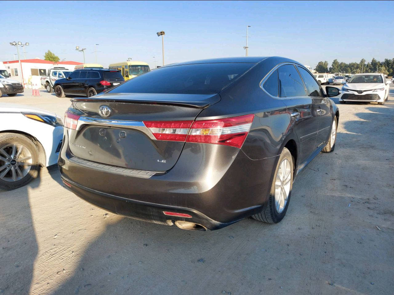 Toyota Avalon - Image 2