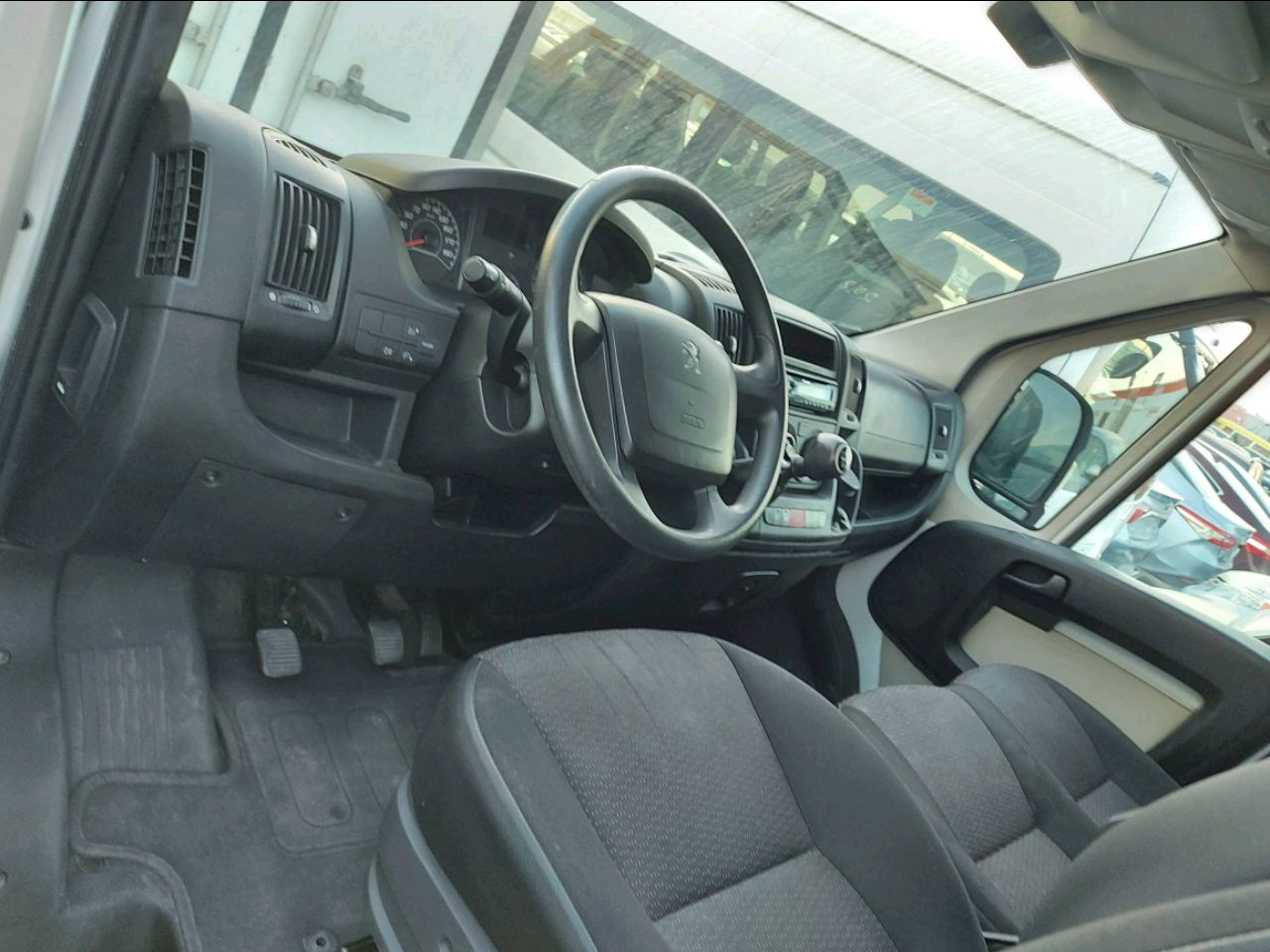 Peugeot BOXER - Image 4