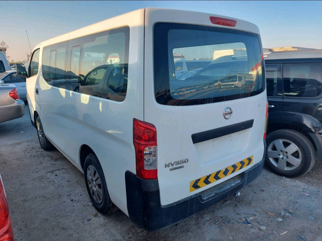 Nissan Urvan - Image 3
