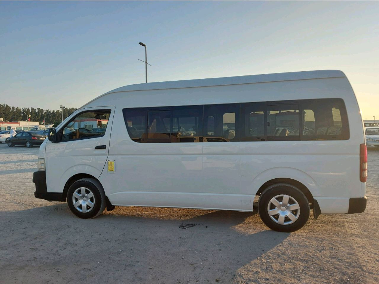Toyota Hiace - Image 3