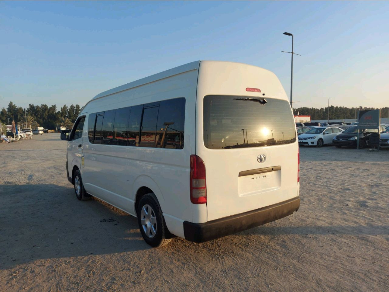 Toyota Hiace - Image 2