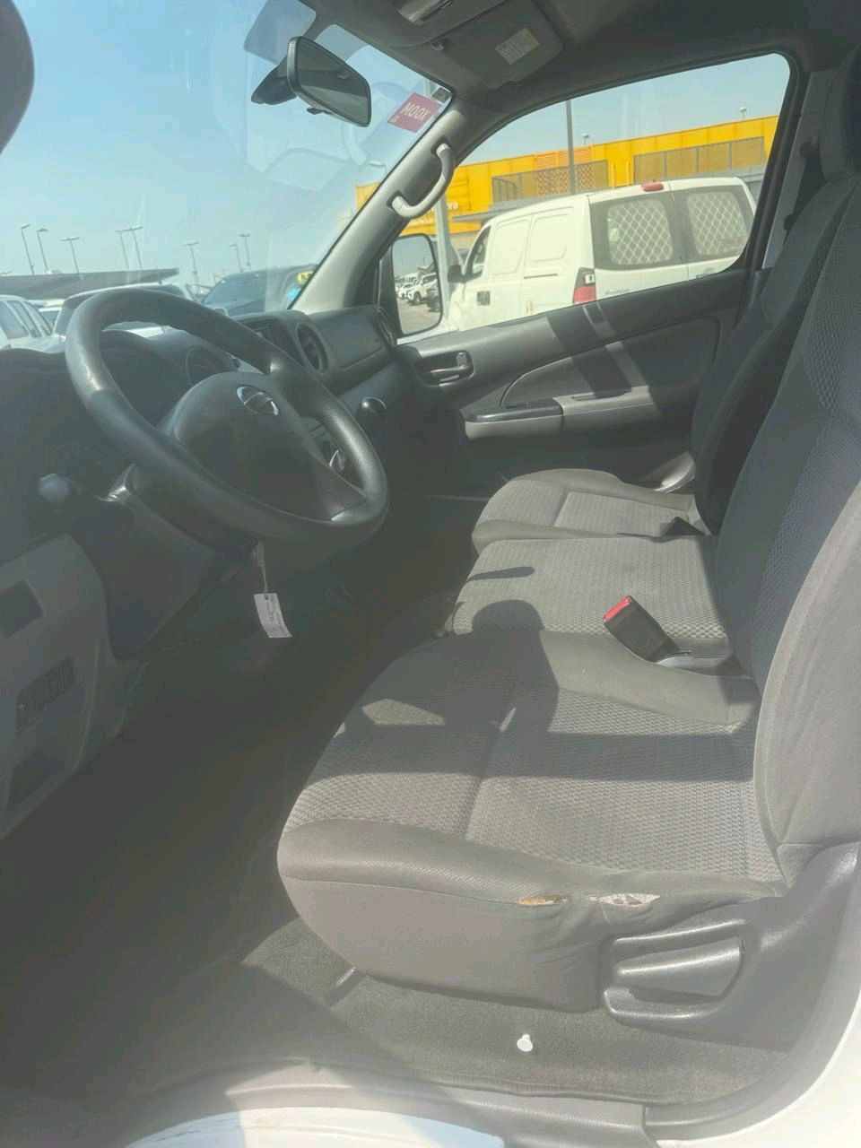 Nissan Urvan - Image 4