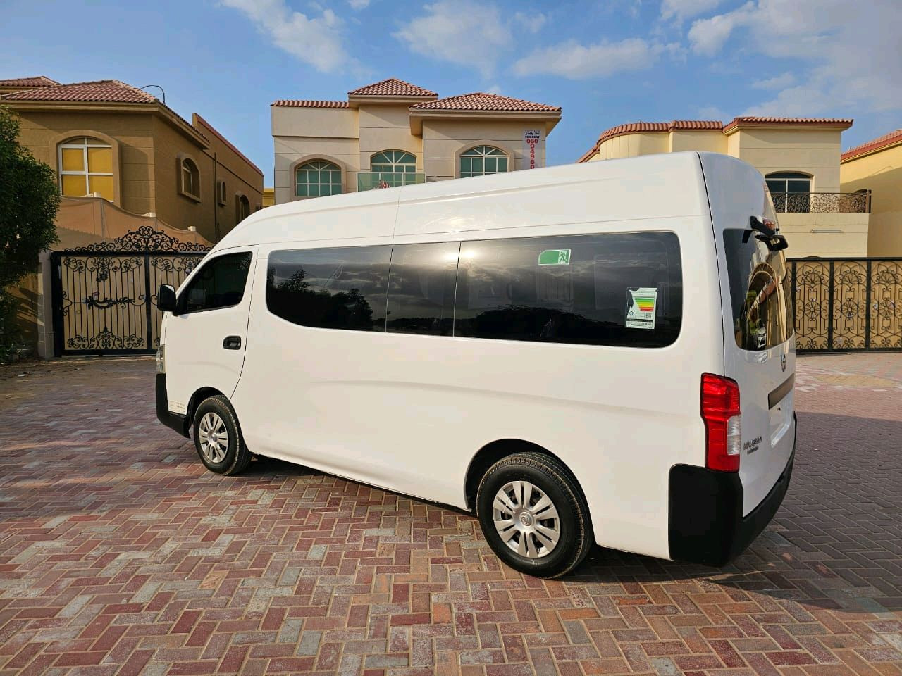 Nissan Urvan - Image 3