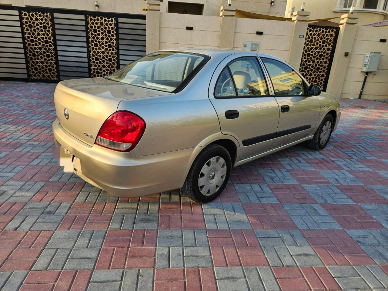 Nissan Sunny - Image 7
