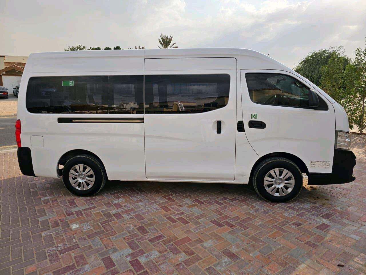 Nissan Urvan - Image 11