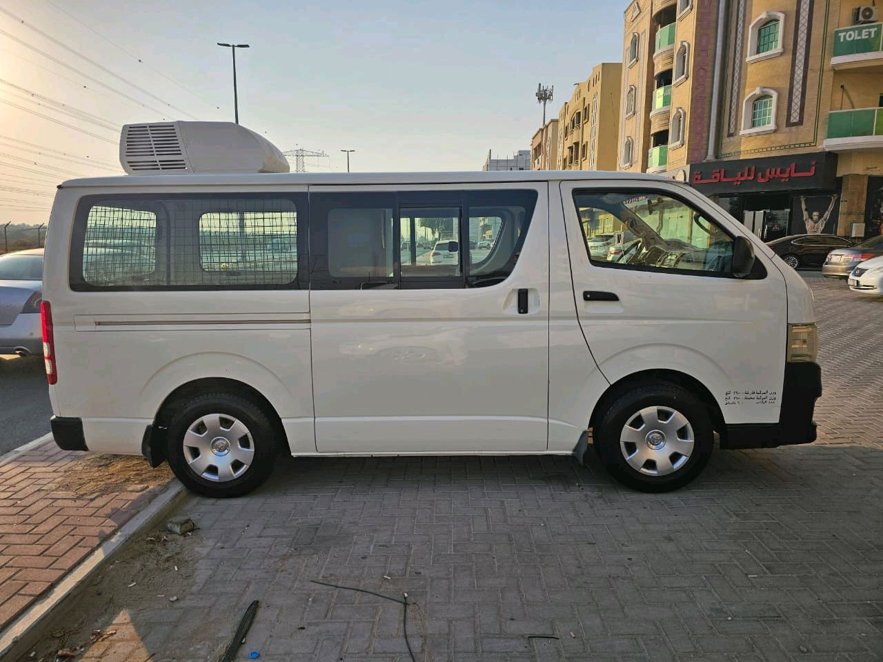 Toyota Hiace - Image 11