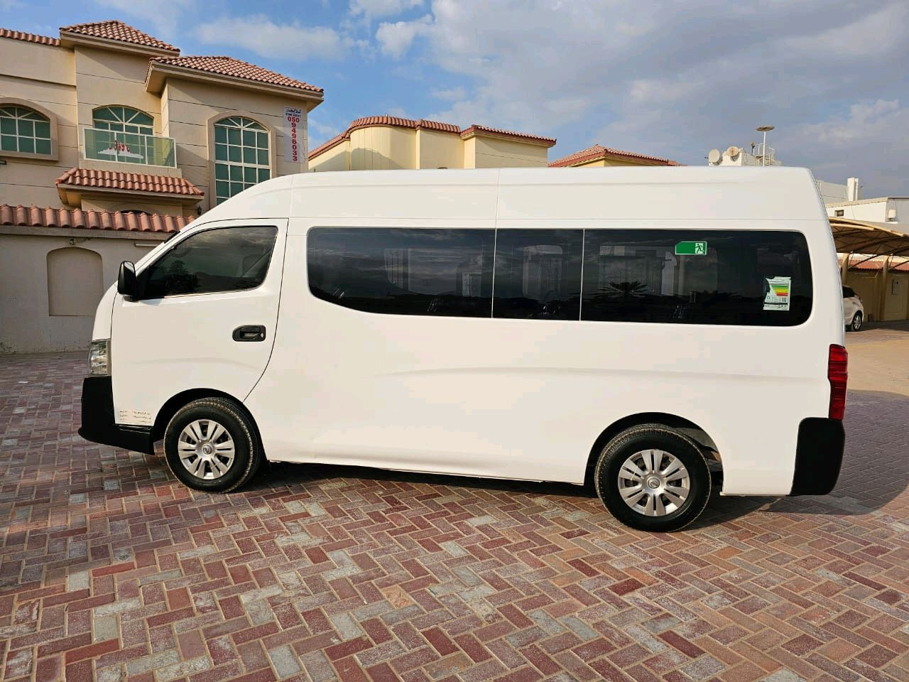 Nissan Urvan - Image 9