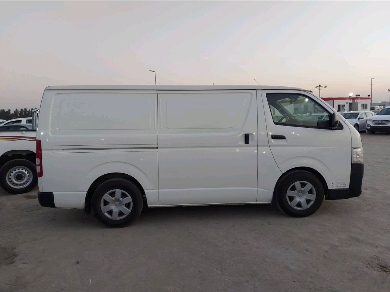 Toyota Hiace - Image 3