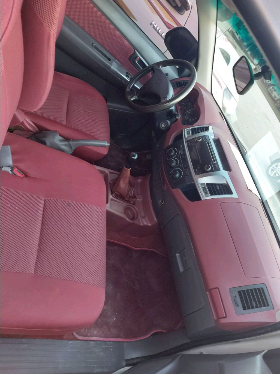 Toyota Hilux - Image 4