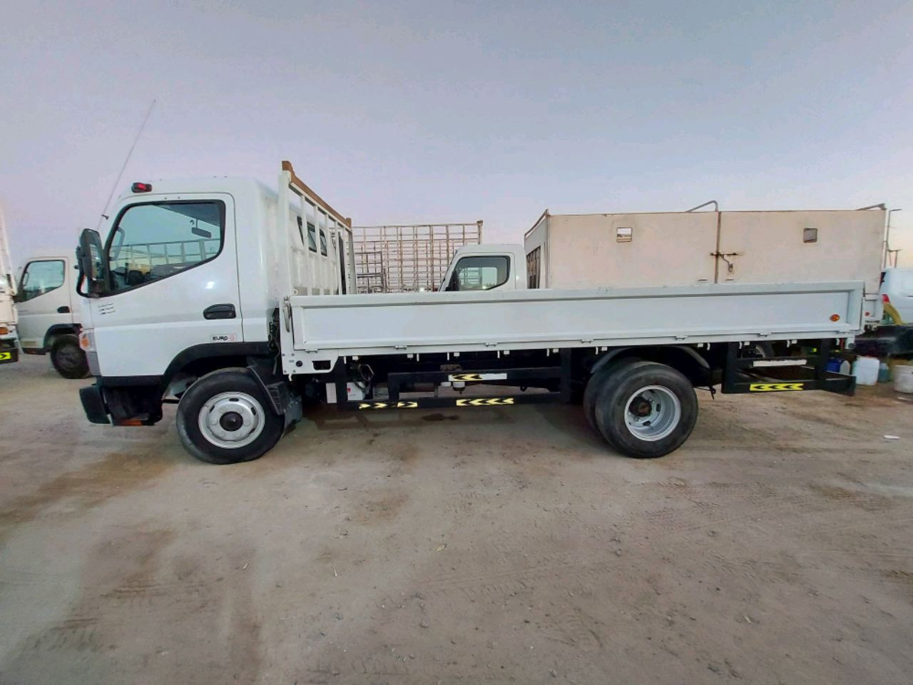 Mitsubishi Canter - Image 5
