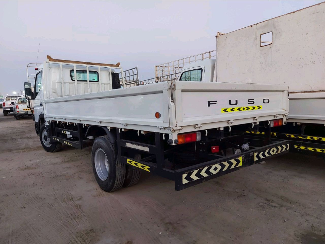 Mitsubishi Canter - Image 3