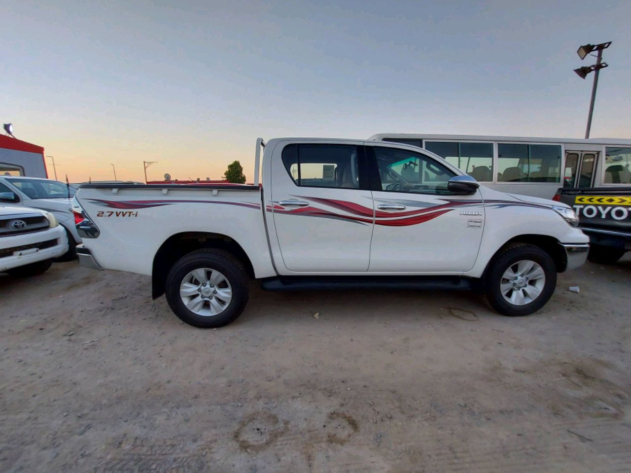 Toyota Hilux - Image 5