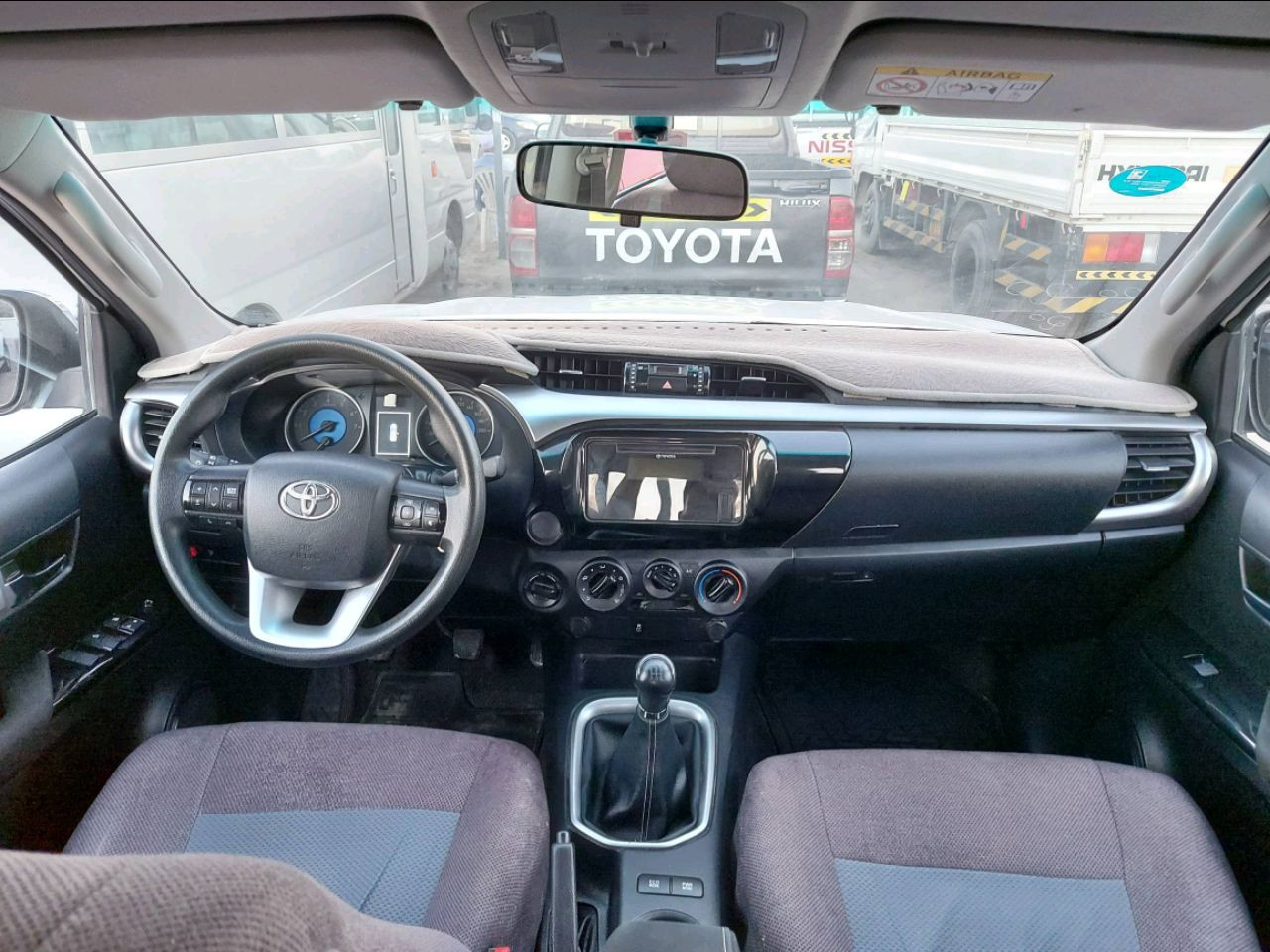 Toyota Hilux - Image 6