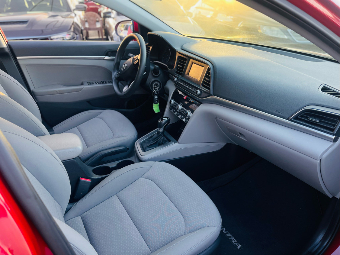 Hyundai Elantra - Image 9