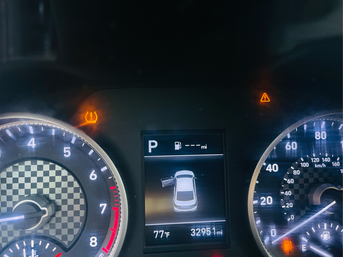 Hyundai Elantra - Image 11