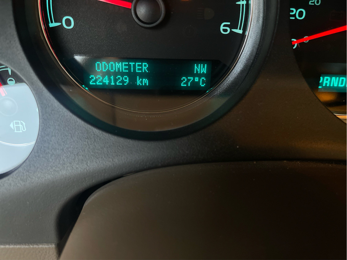 Chevrolet Tahoe - Image 13