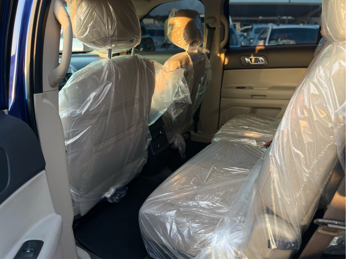 Ford Explorer - Image 11