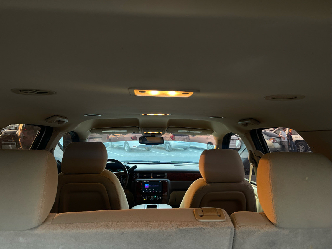 Chevrolet Tahoe - Image 8
