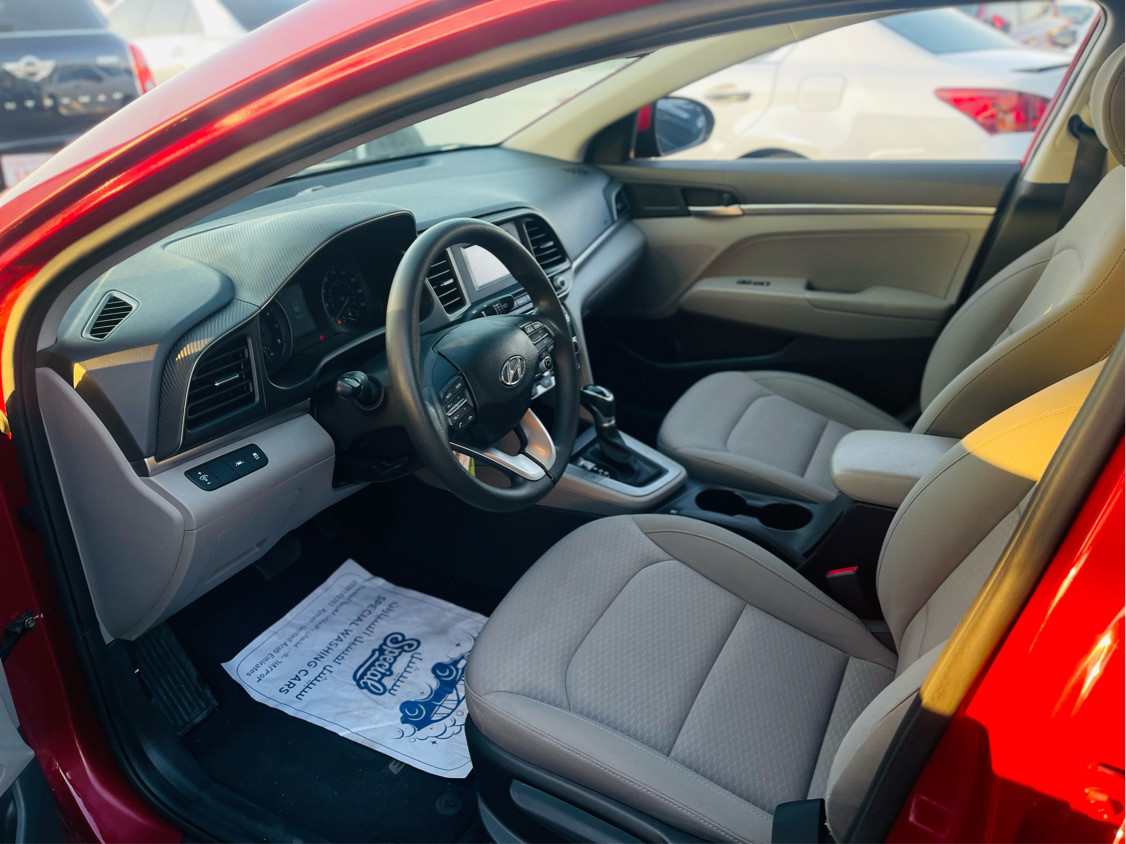 Hyundai Elantra - Image 10