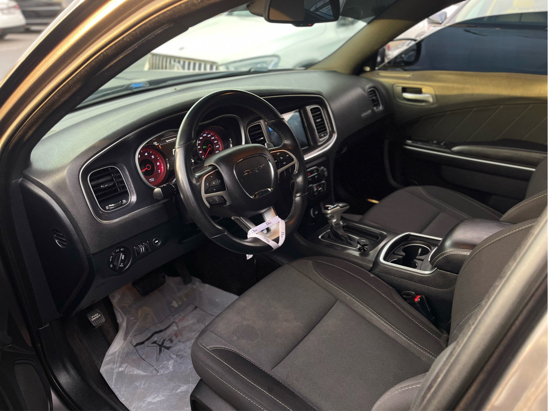 Dodge Charger - Image 11