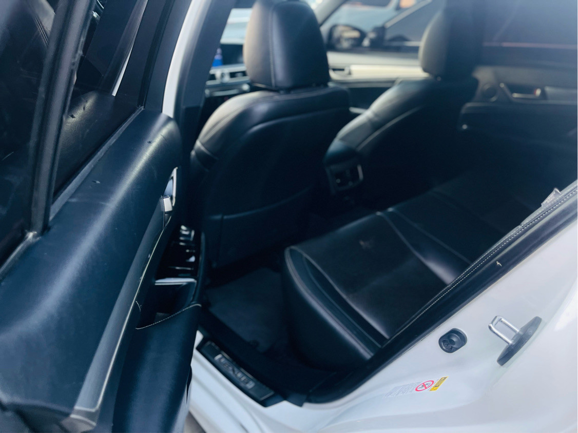 Lexus GS-Series - Image 8