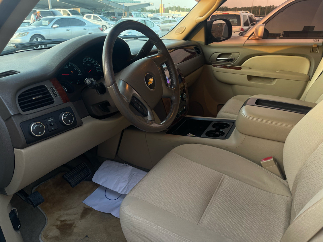 Chevrolet Tahoe - Image 11