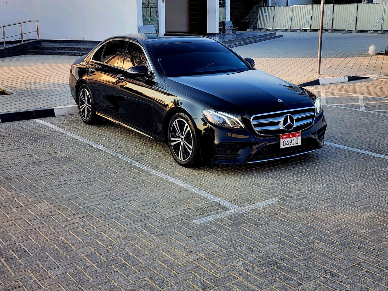 Mercedes Benz 300/350/380 - Image 9