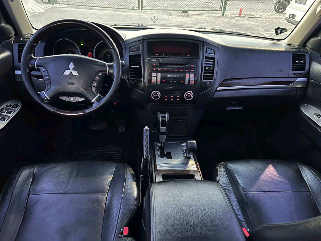 Mitsubishi Pajero - Image 17