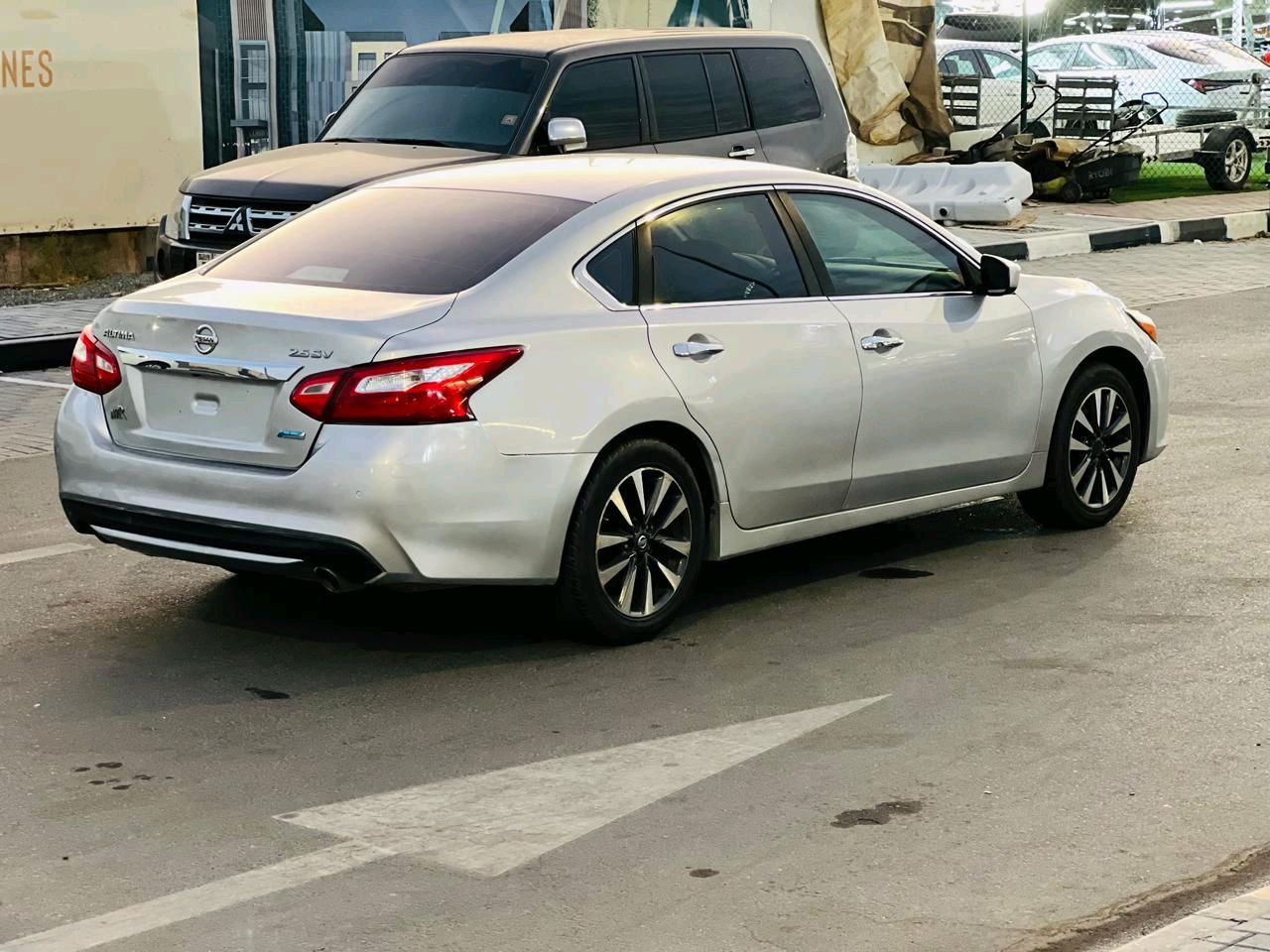 Nissan Altima - Image 9