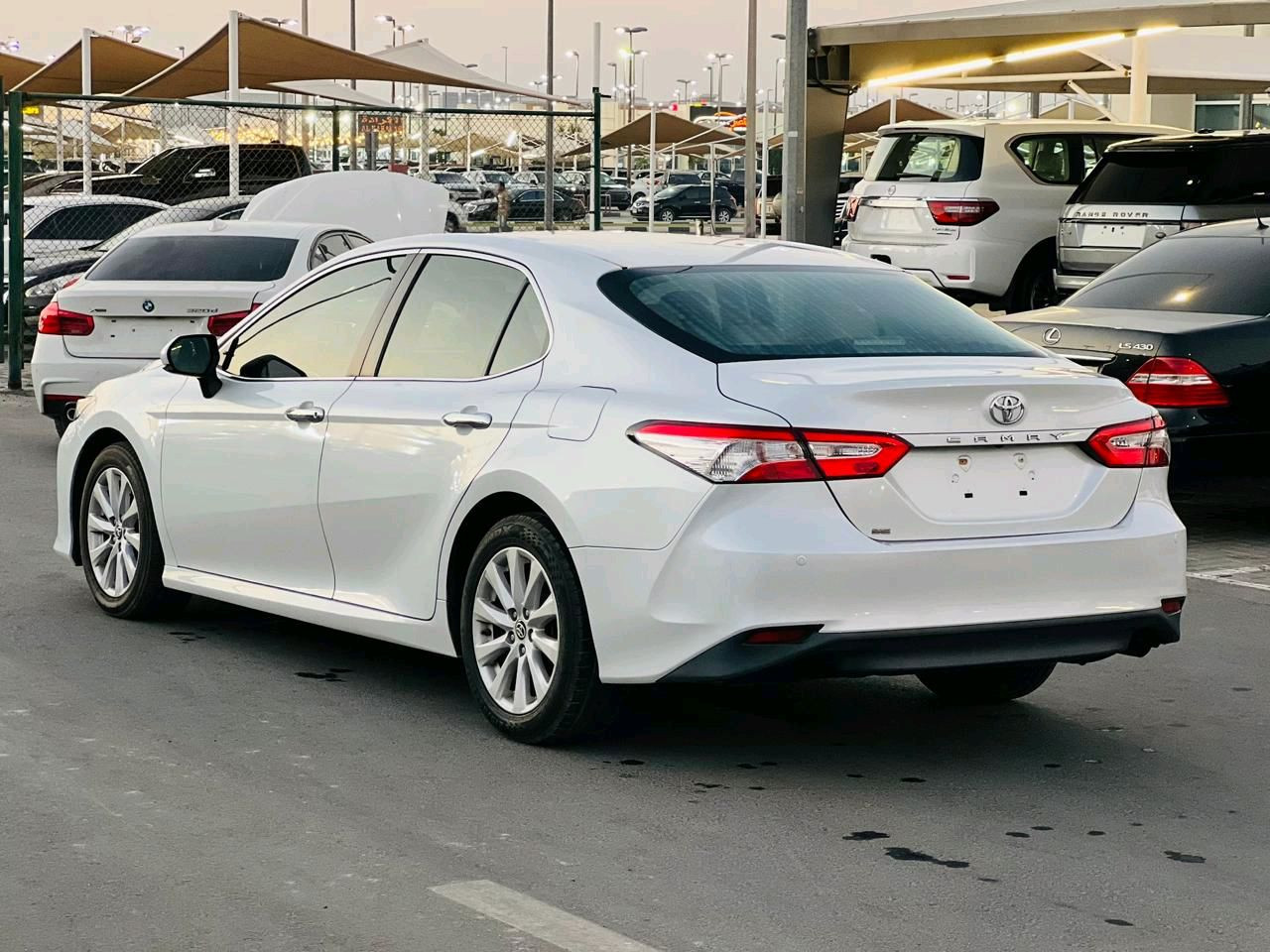 Toyota Camry - Image 16