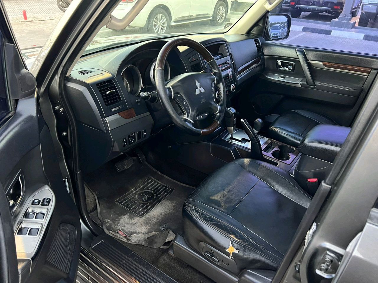 Mitsubishi Pajero - Image 4