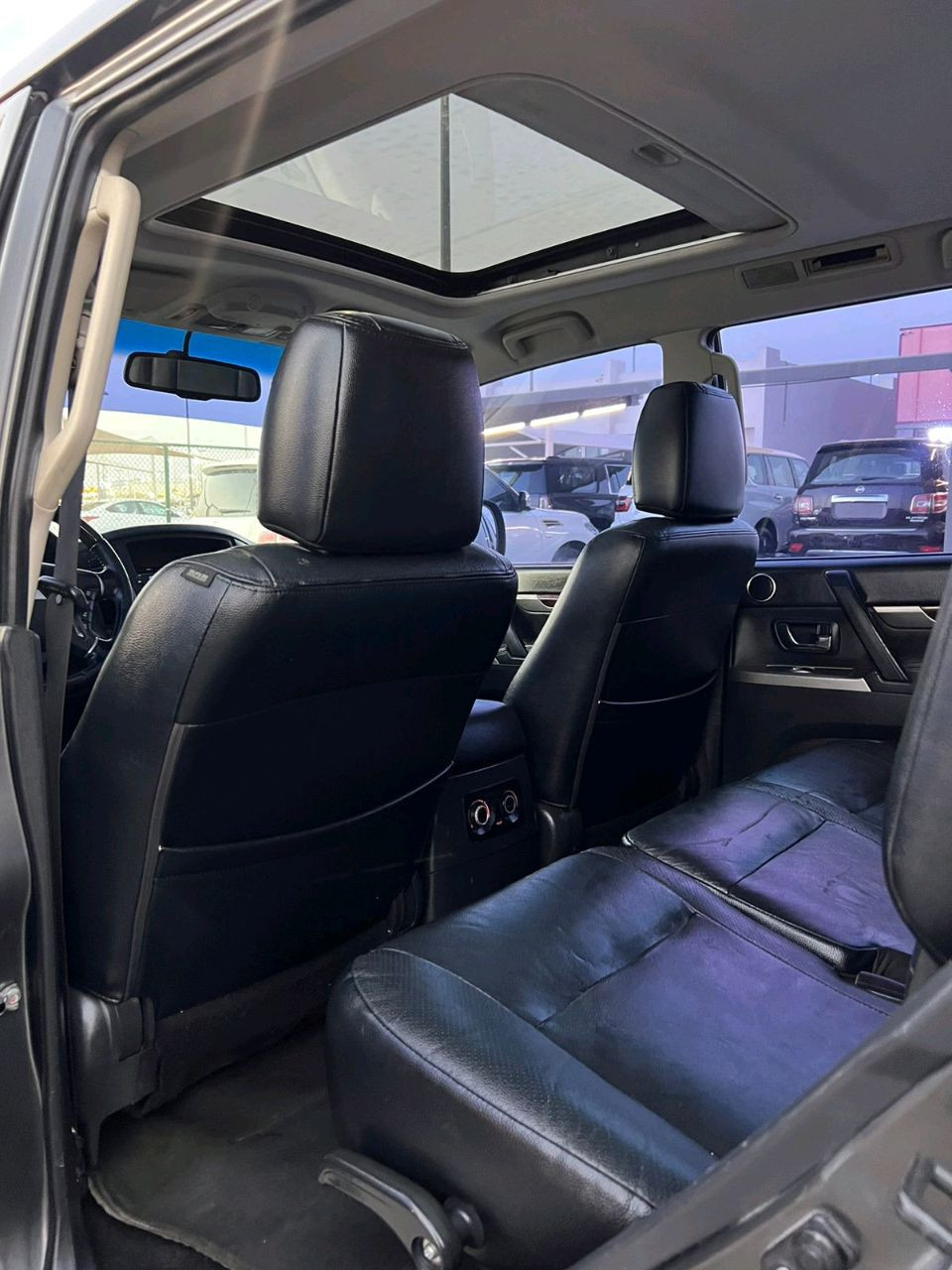 Mitsubishi Pajero - Image 16