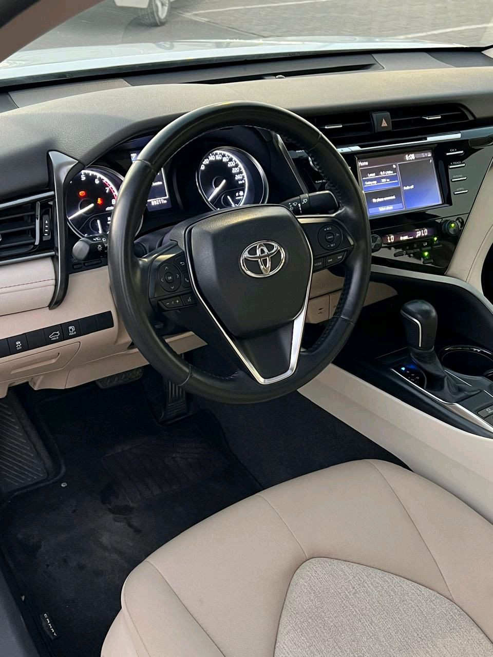 Toyota Camry - Image 18